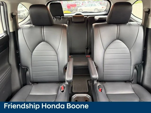 Used 2020 Silver Toyota XLE image 38