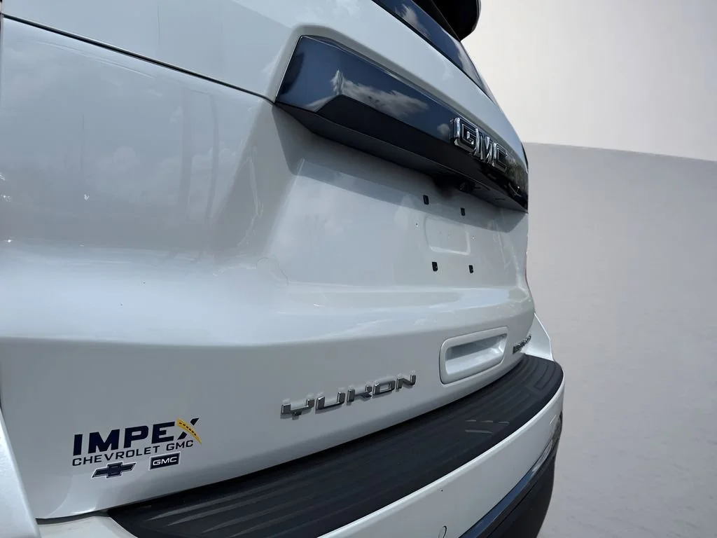 Used 2023 White Frost Tricoat GMC Denali Ultimate image 36