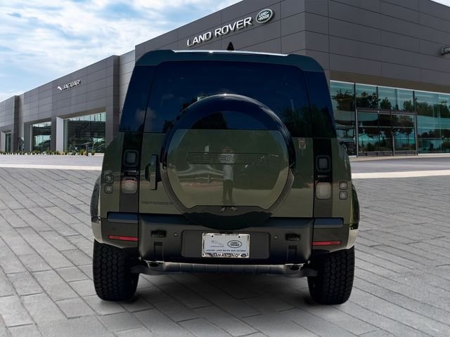 New 2026 Woolstone Green Land Rover X-Dynamic SE image 4