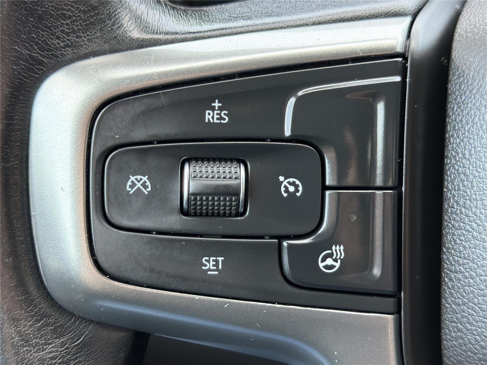 Used 2020 Iridescent Pearl Tricoat Chevrolet LT image 10