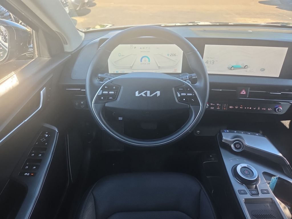 Used 2024 Gray Kia Wind image 23