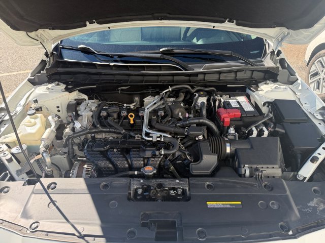 Used 2023 White Nissan 2.5 SL image 6