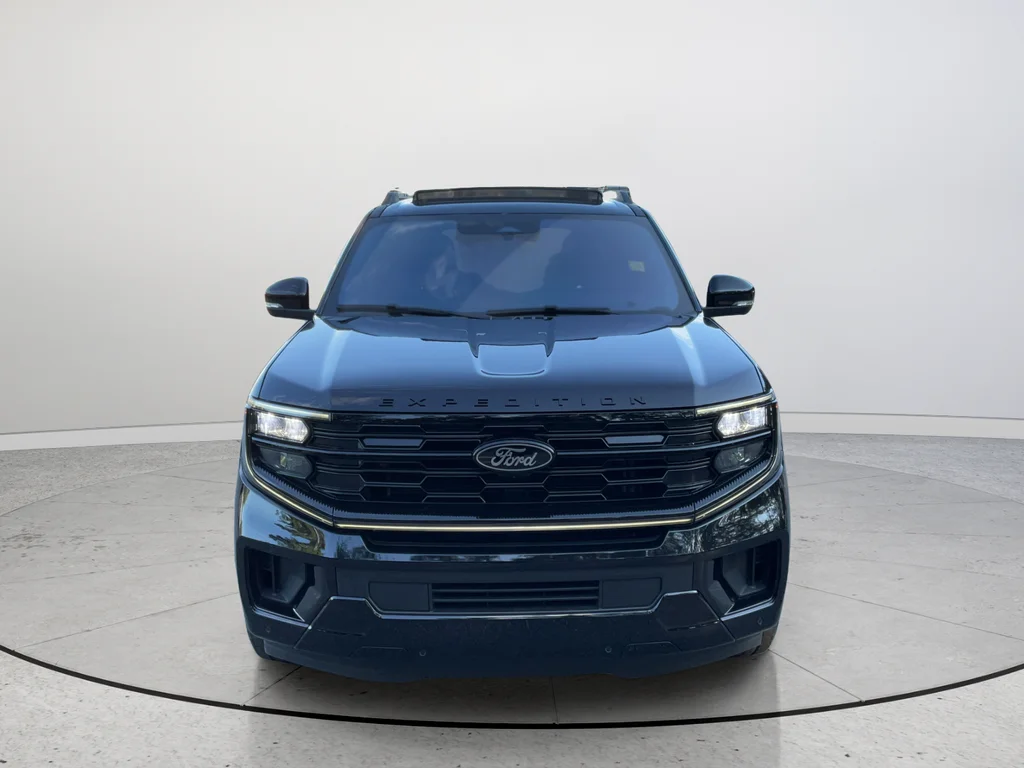 Used 2025 Black Ford Platinum image 35