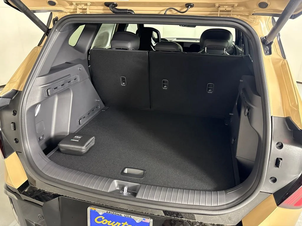 New 2027 Brown Kia X-Line S image 22
