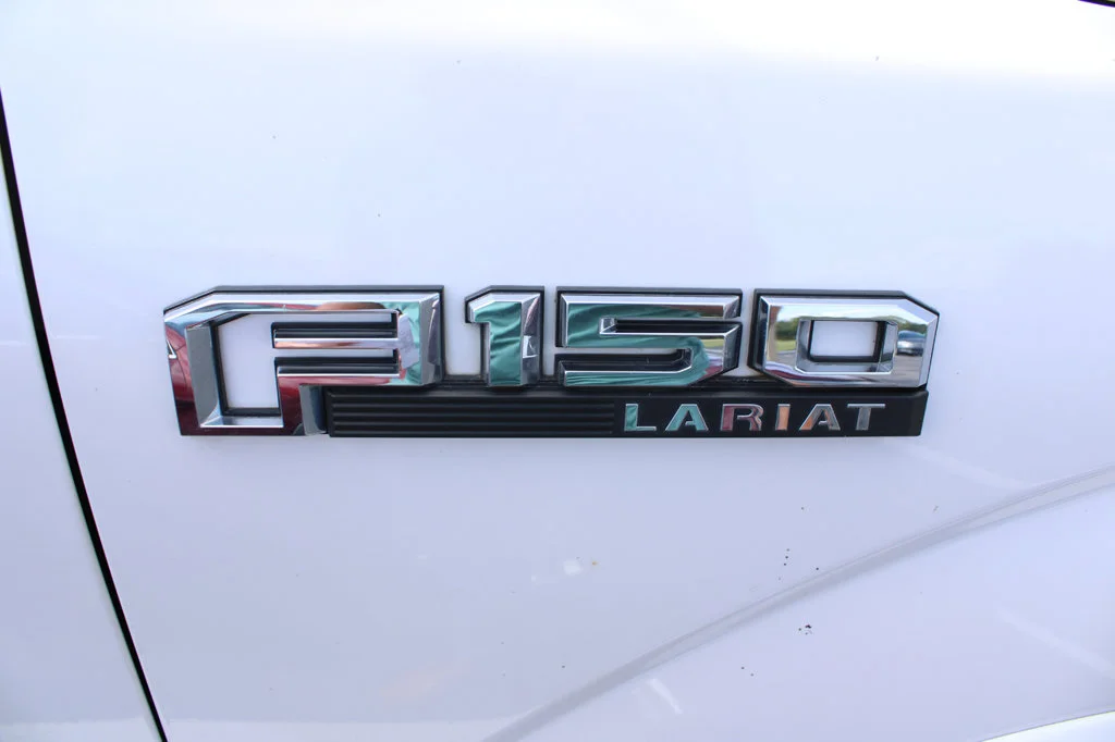 Used 2018 White Platinum Clearcoat Metallic Ford Lariat image 5