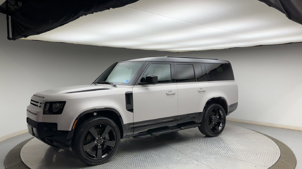 Used 2026  Land Rover X-Dynamic SE image 6