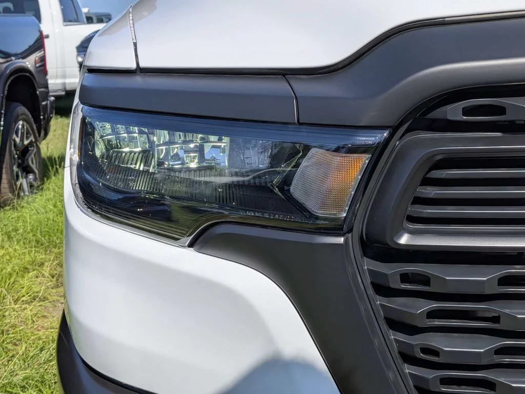New 2026 Bright White Clear-Coat Exterior Paint RAM Tradesman image 8