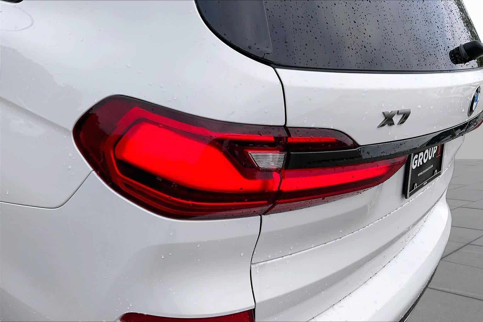 Used 2020 Alpine White BMW M50i image 27