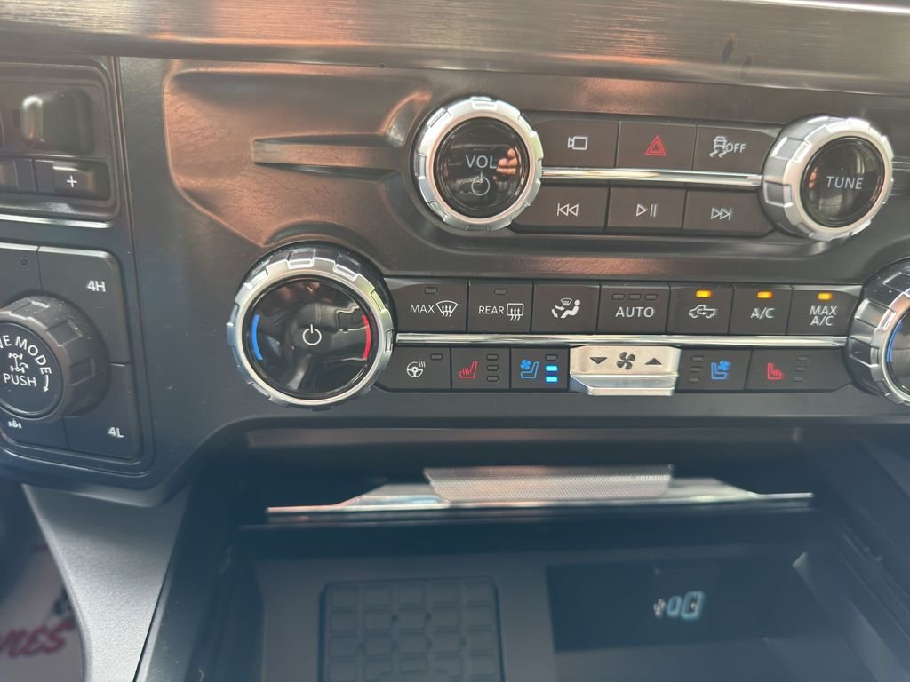 Used 2025 Avalanche Ford LARIAT image 34