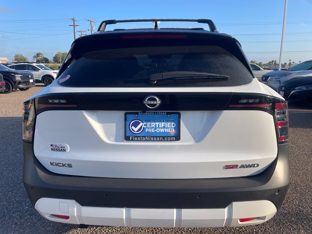 Used 2025 White Nissan SR image 4