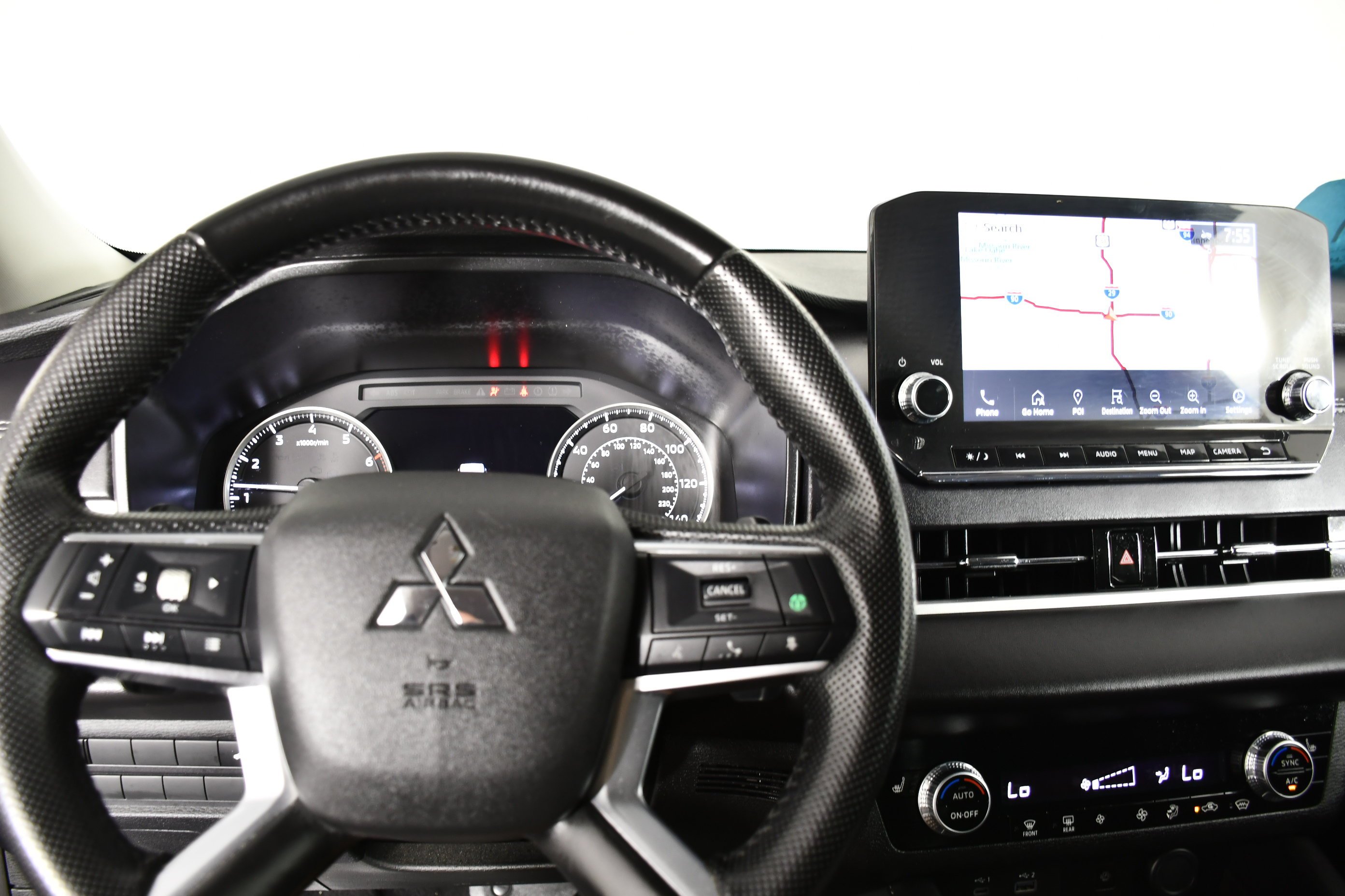 Certified Used 2024 Labrador Black Pearl Mitsubishi SE image 15