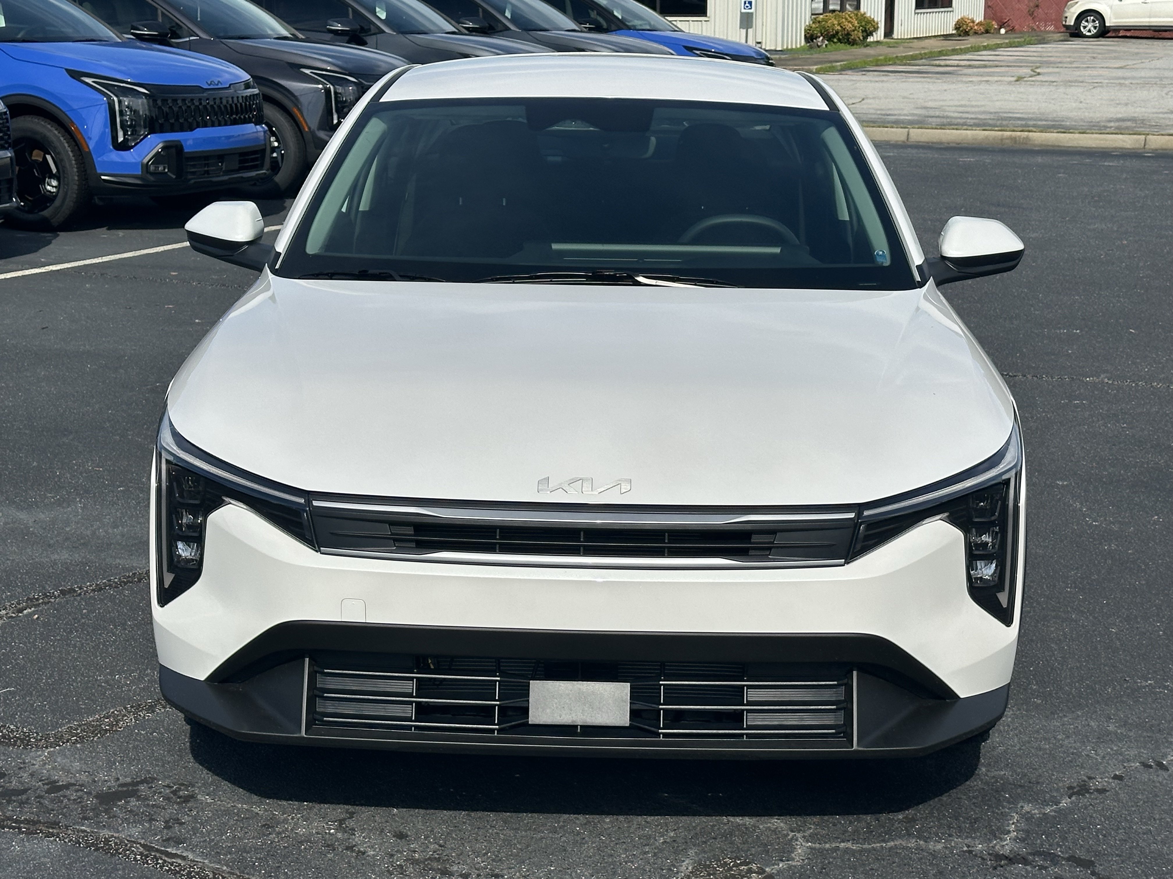 New 2026 Snow White Pearl Kia LXS image 3