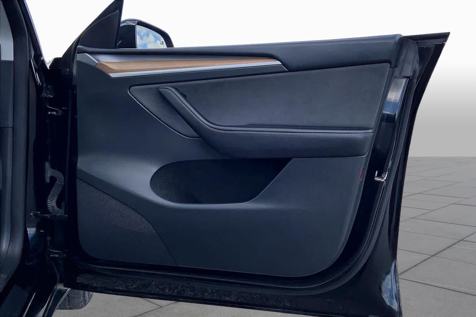 Used 2024 Solid Black Tesla  image 21