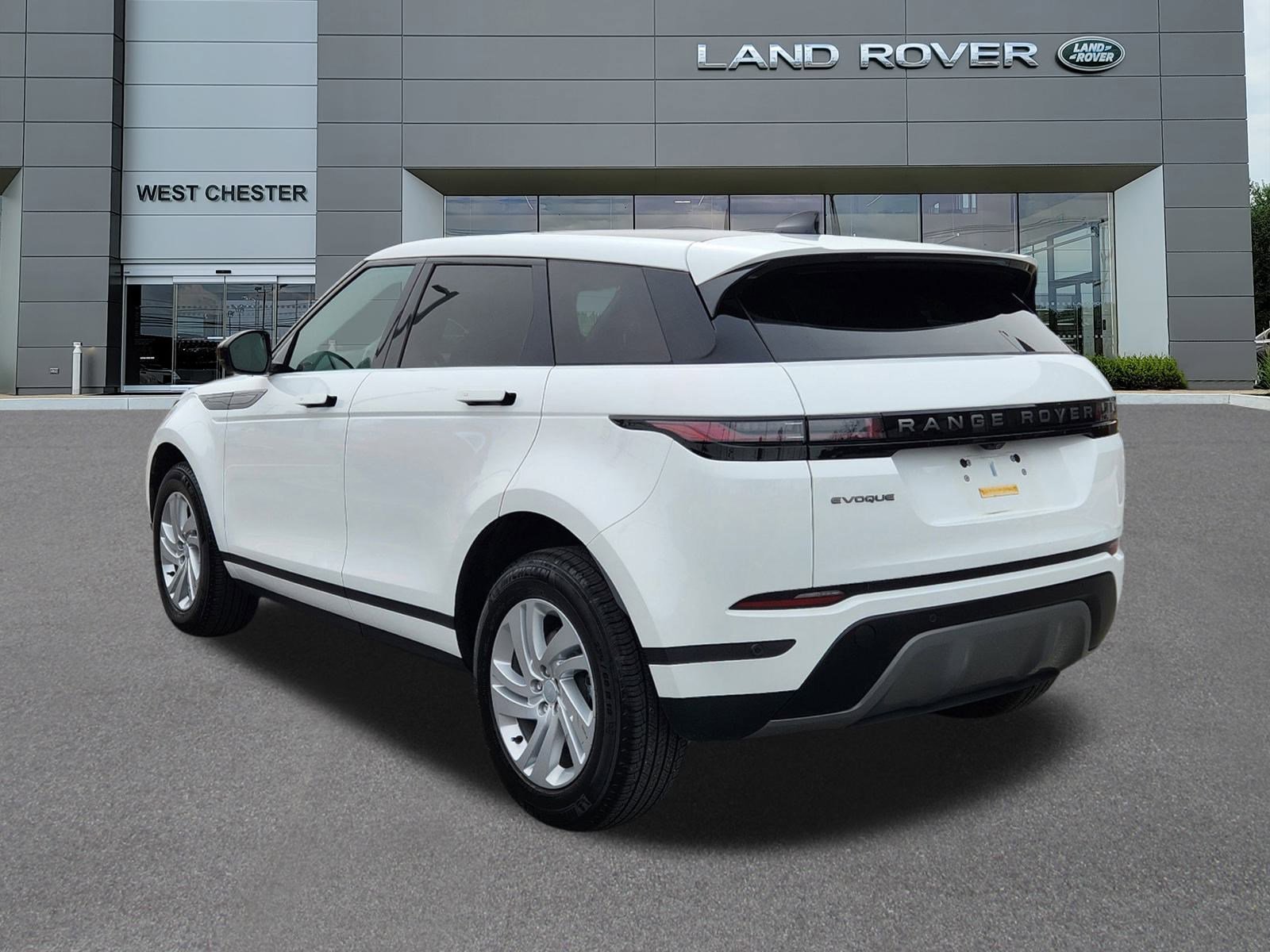Certified Used 2024 Fuji White Land Rover Core S image 3