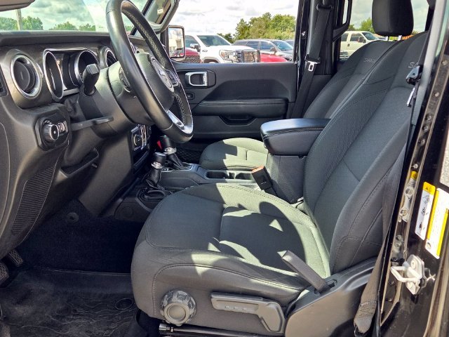 Used 2019 Black Jeep Unlimited Sahara image 5
