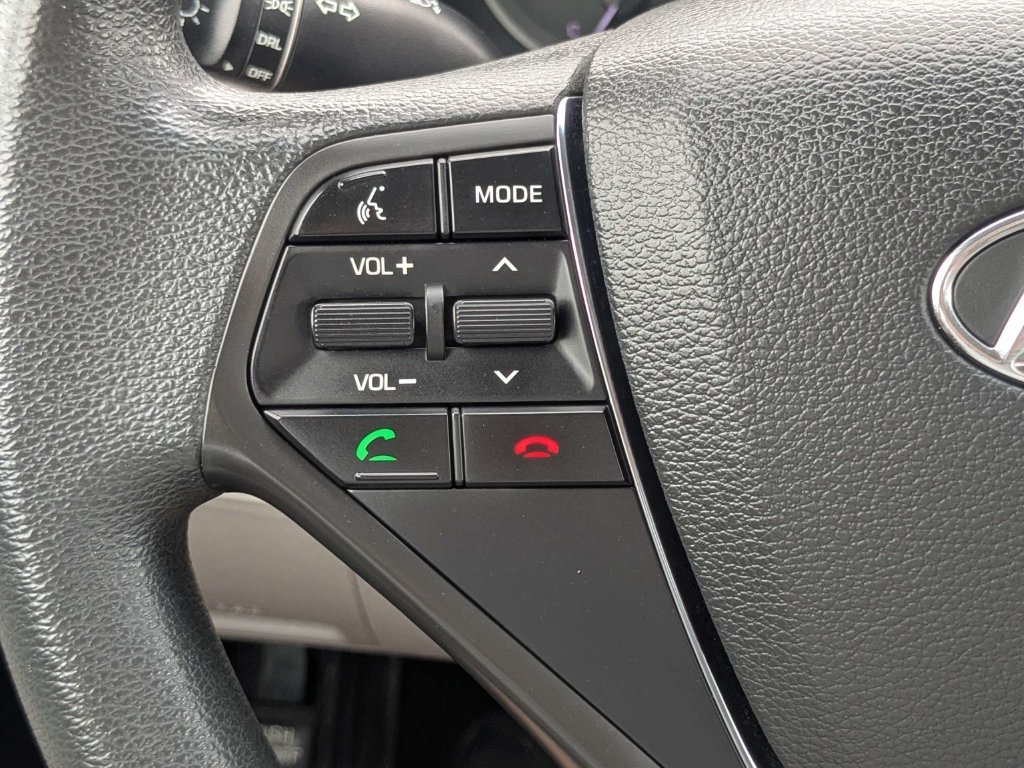 Used 2015 Gray Hyundai SE image 30