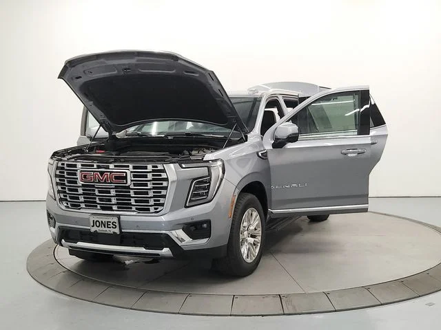 Used 2025 Silver GMC Denali image 12