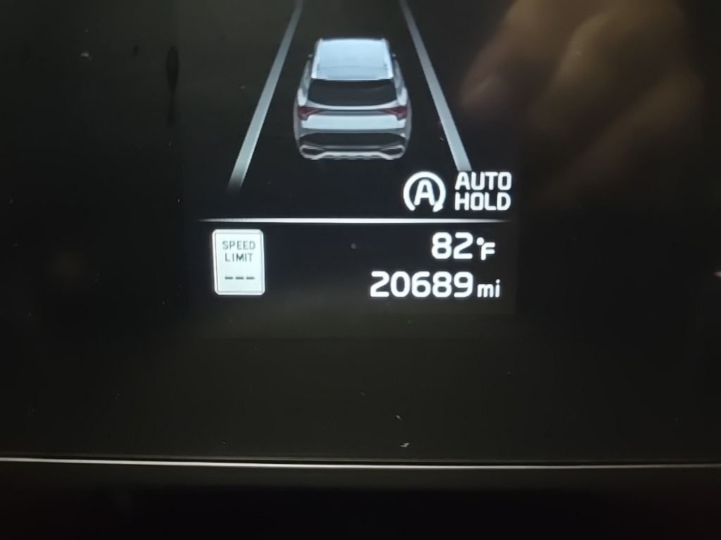 Used 2023 Green Kia X-Line image 24