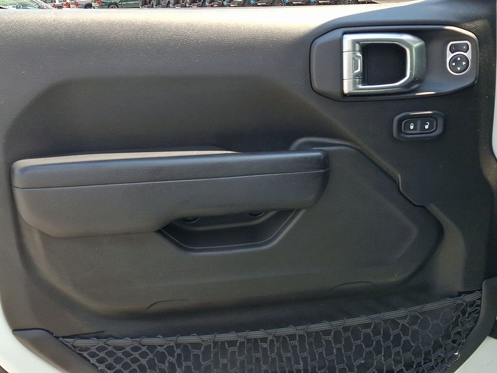 Used 2024 White Jeep Rubicon image 13