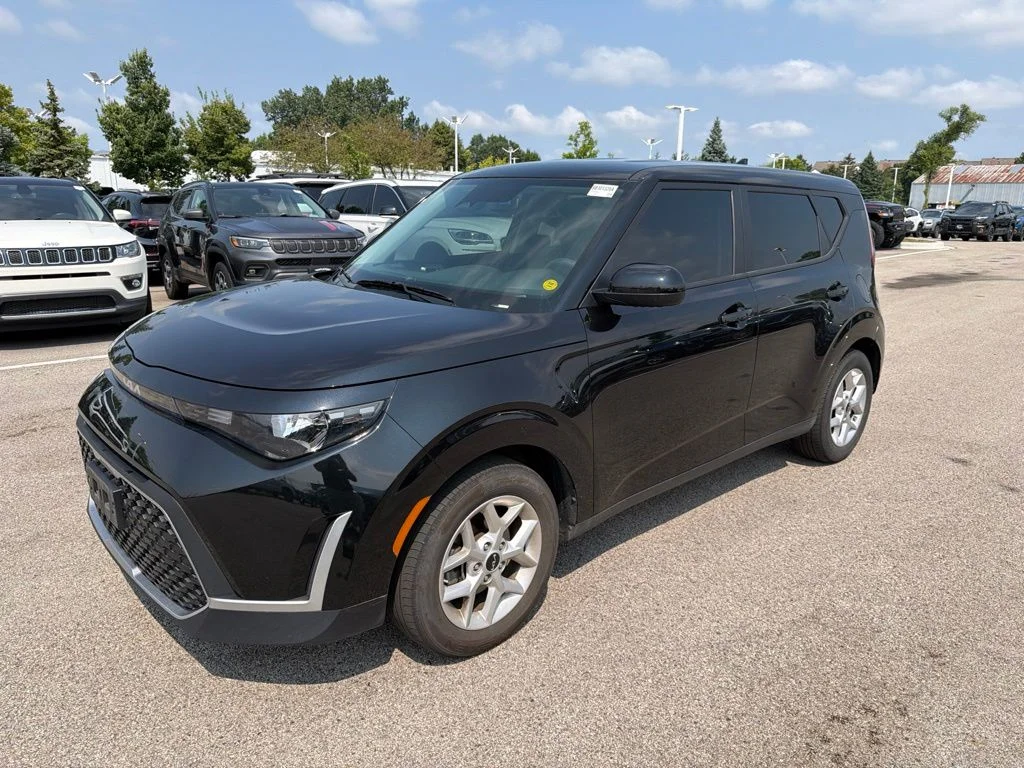 Used 2023 Black Kia LX image 1