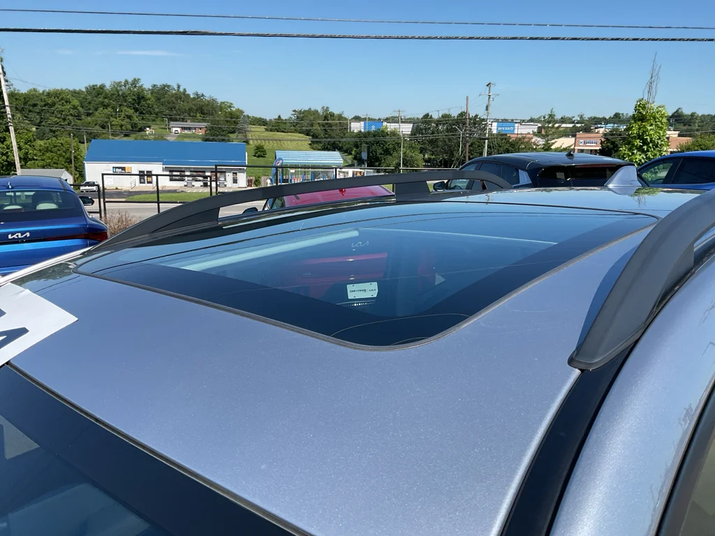 Used 2018 Ice Silver Metallic Subaru Limited image 6