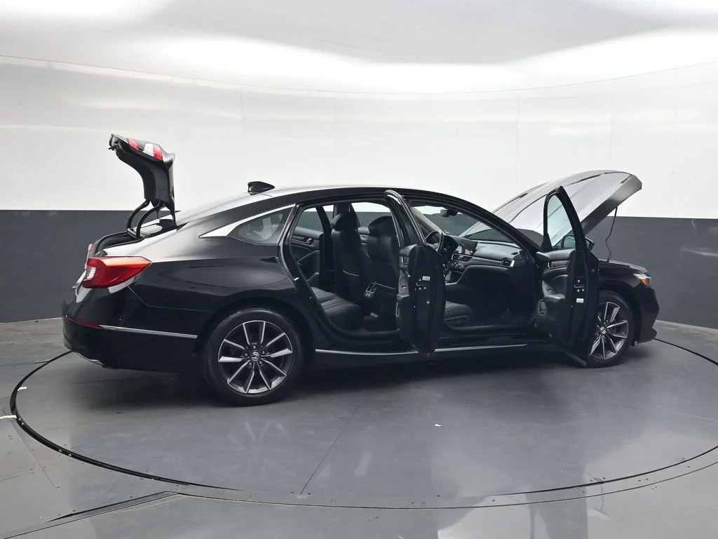Used 2022 Crystal Black Pearl Honda EX-L image 39