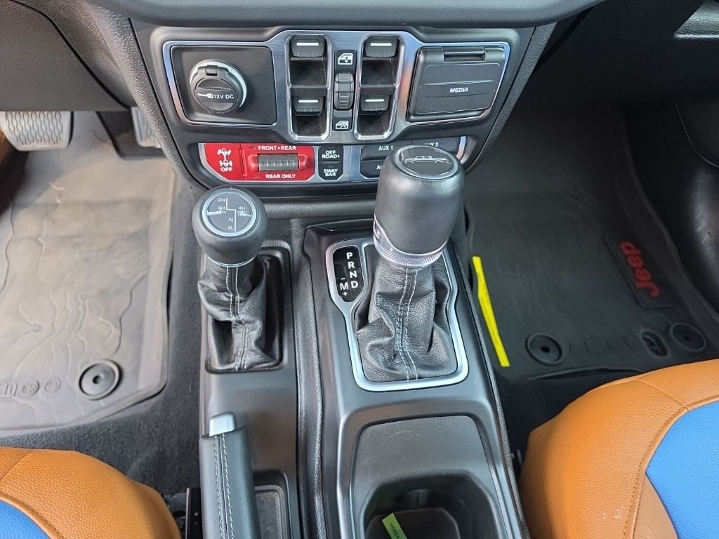 Used 2024 Blue Pearl Jeep Rubicon image 27