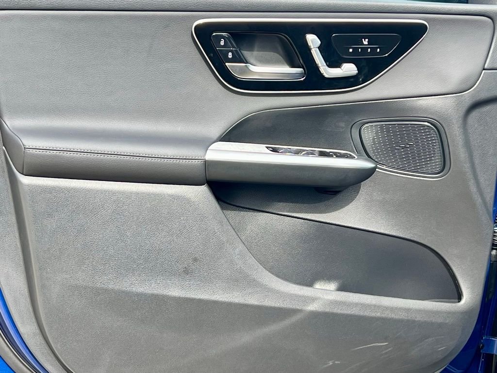 Certified Used 2026  Mercedes-Benz GLC 300 image 24