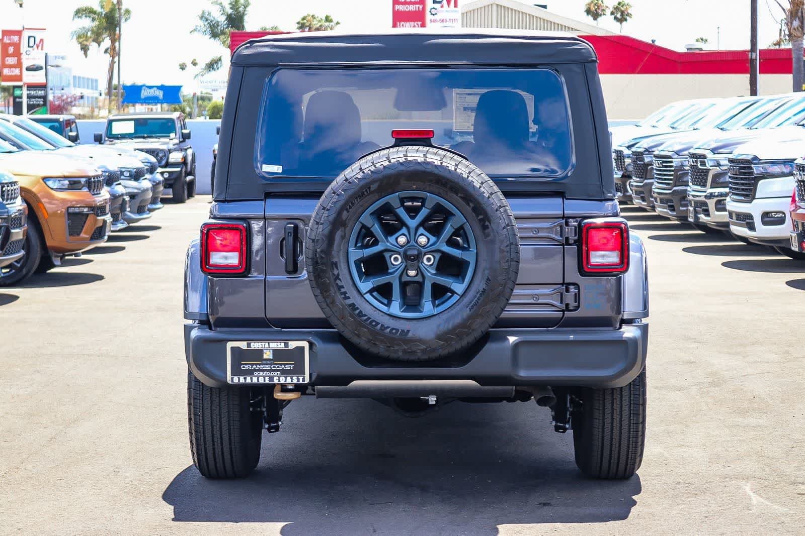 New 2026 Granite Crystal Metallic Clear-Coat Exterior Paint Jeep 85th Anniversary image 5