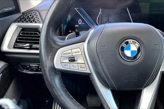Used 2023 Black BMW xDrive40i image 17