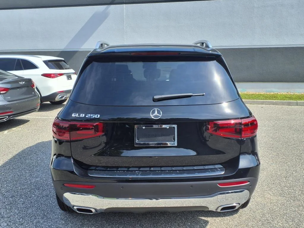 New 2025 Night Black Mercedes-Benz GLB 250 image 6