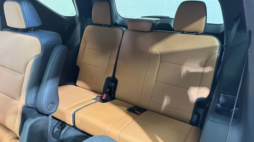 2027 Chevrolet Traverse Z71 - Photo 13