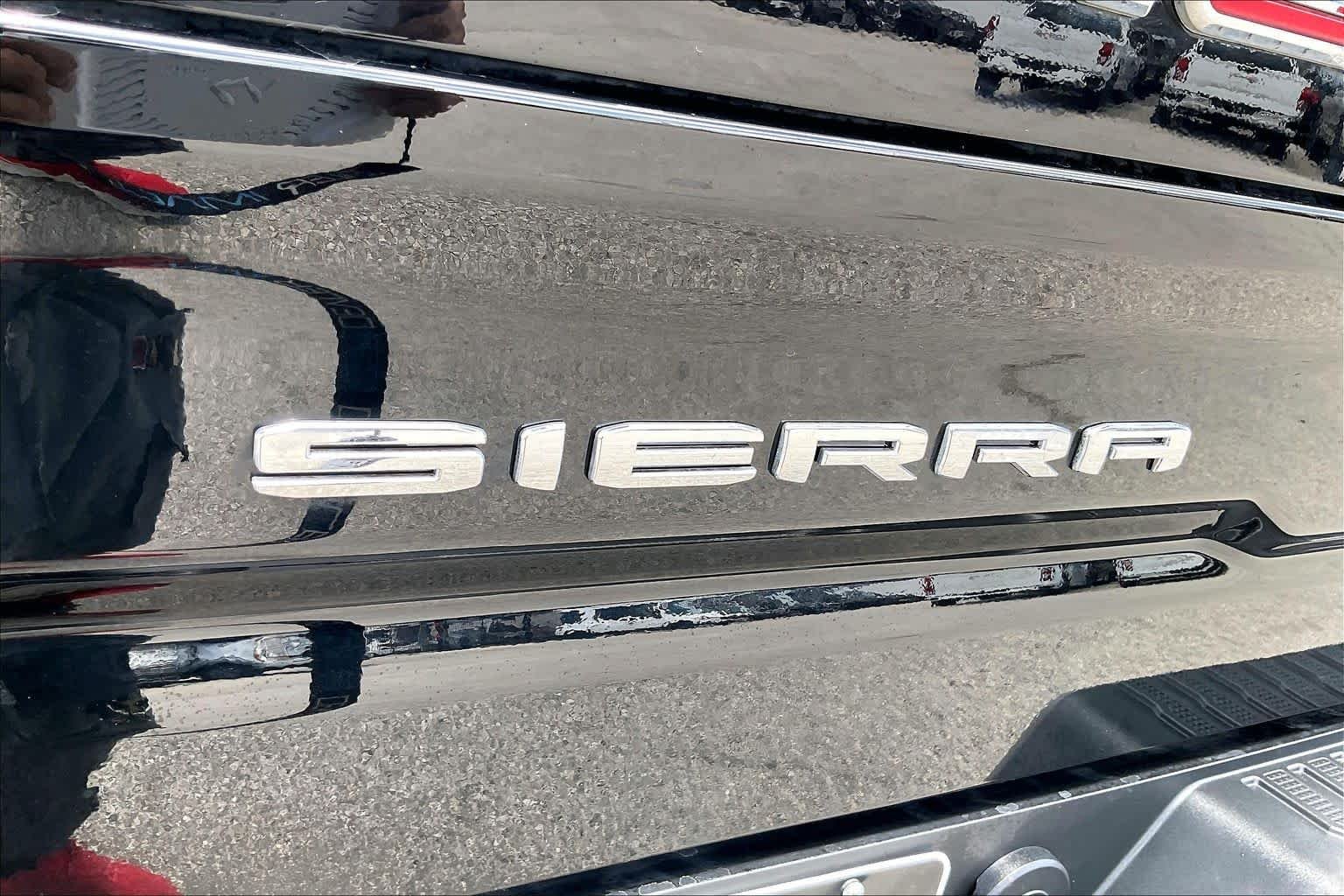 Used 2021 ONYX BLACK GMC AT4 image 10