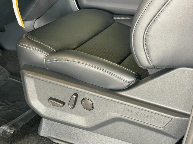 New 2027 Star White Metallic Tri-Coat Ford Platinum image 24