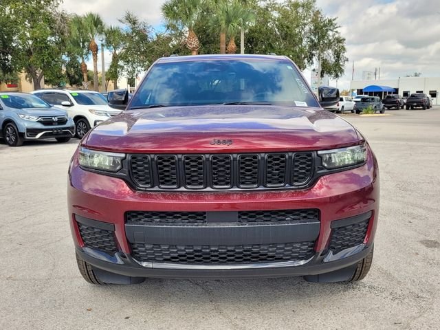 New 2025 Velvet Red Pearl-Coat Exterior Paint Jeep Altitude image 6