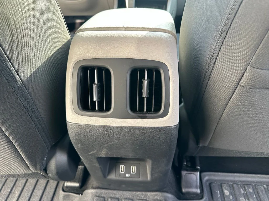 Used 2022 Silver Hyundai SEL image 14