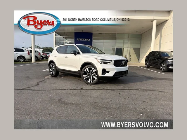 2024 Volvo XC40 B5 Plus Dark Theme