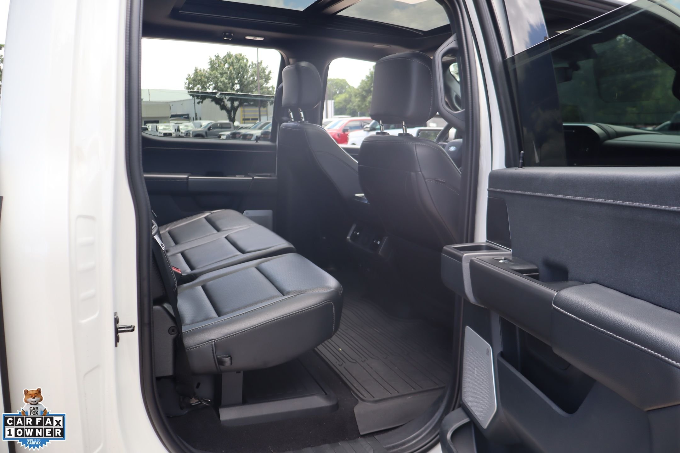 Used 2025 White Ford Lariat image 29