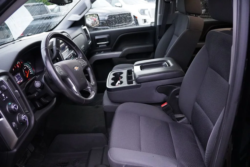 Used 2017 Black Chevrolet LT image 4