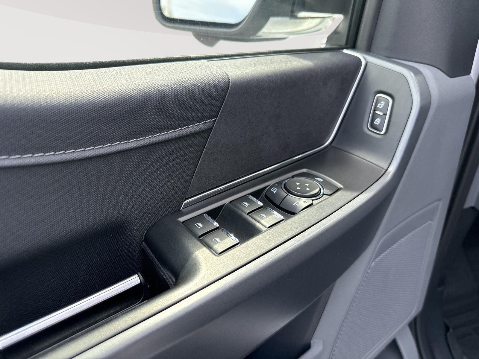 Used 2024 Oxford White Ford XLT image 20