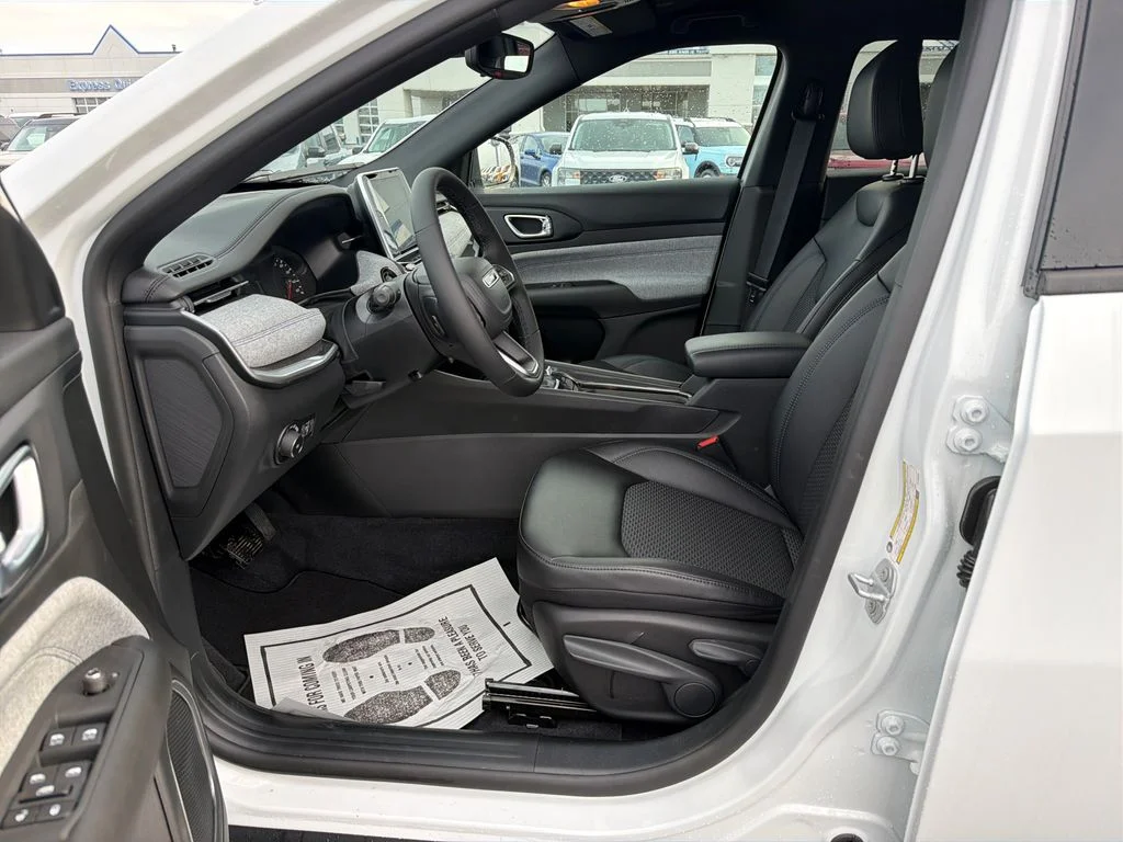 2026 Jeep Compass Latitude - Photo 9