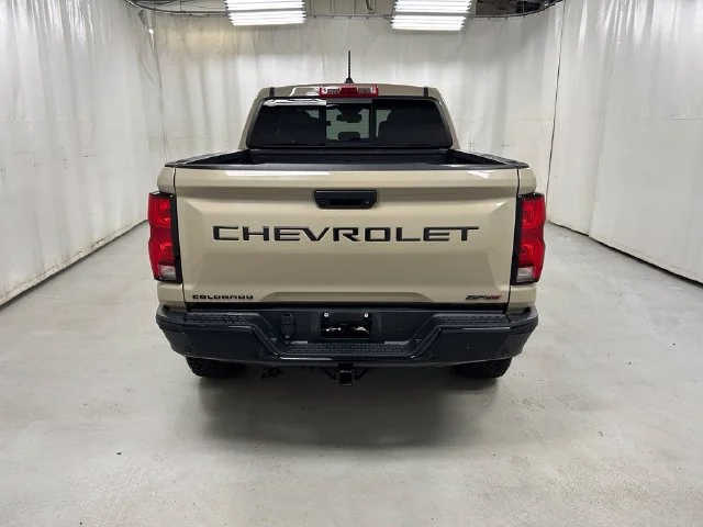 2024 Chevrolet Colorado ZR2 - Photo 6