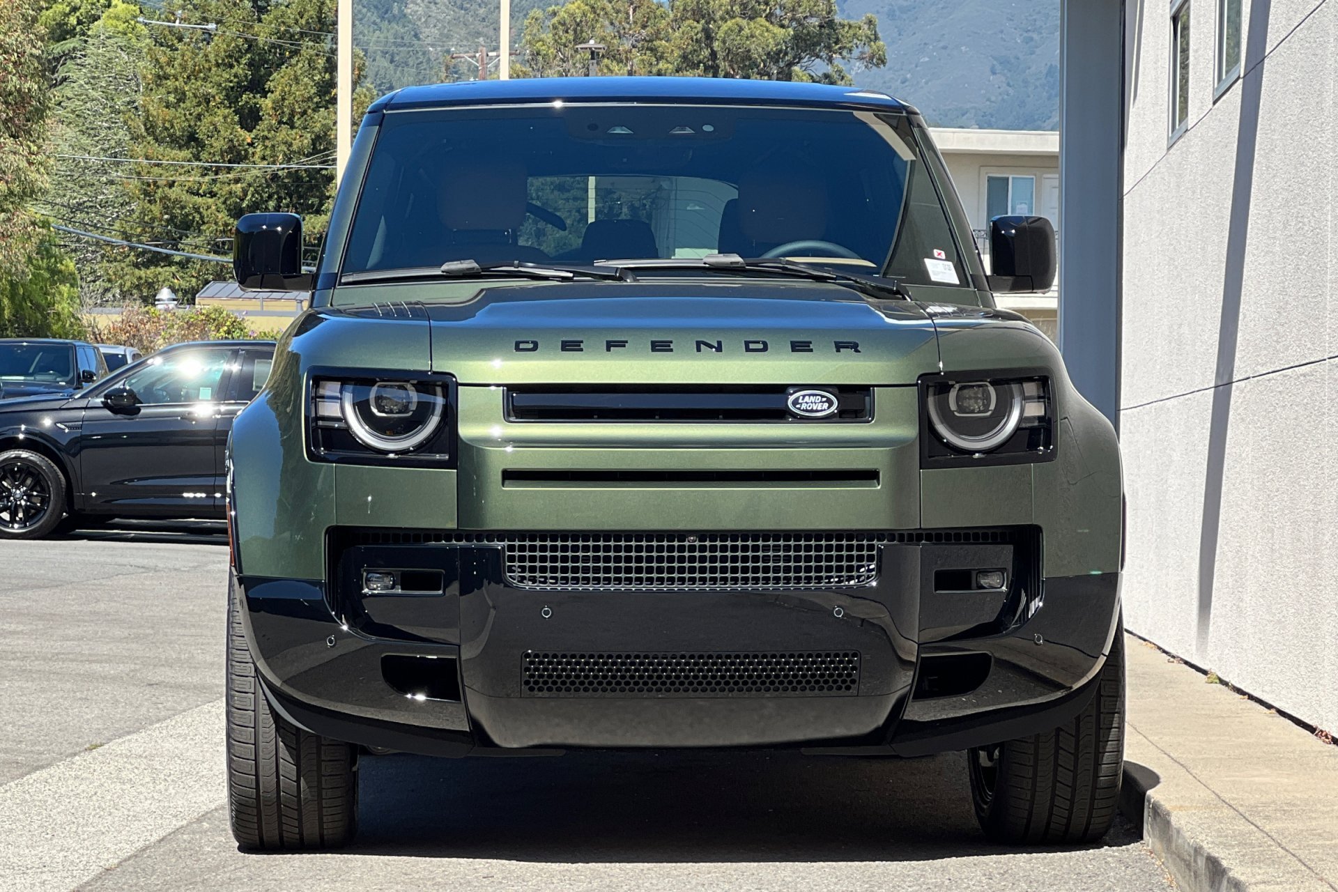 New 2026 Woolstone Green Land Rover X-Dynamic SE image 10
