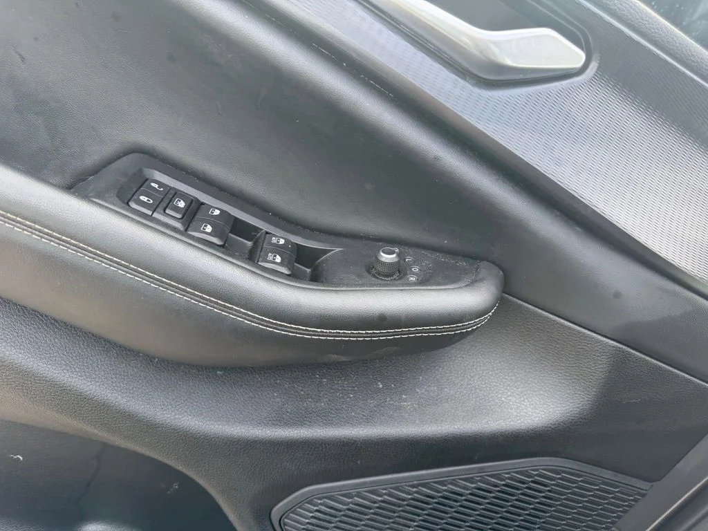 Used 2023 Gray Jeep Altitude X image 6