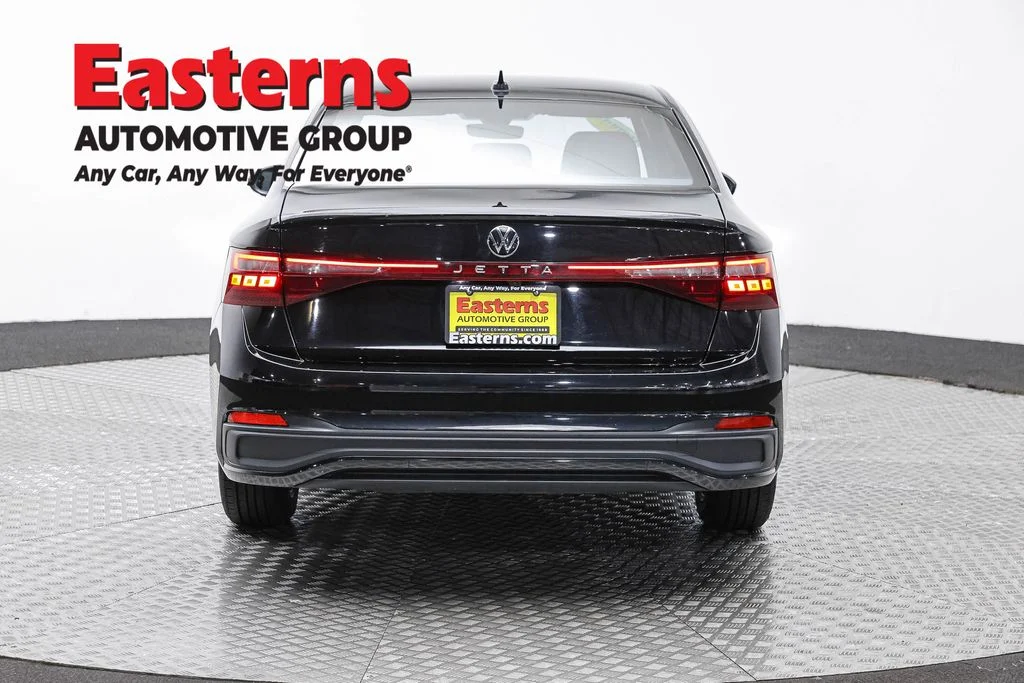 Used 2025 Black Volkswagen 1.5T Sport image 6