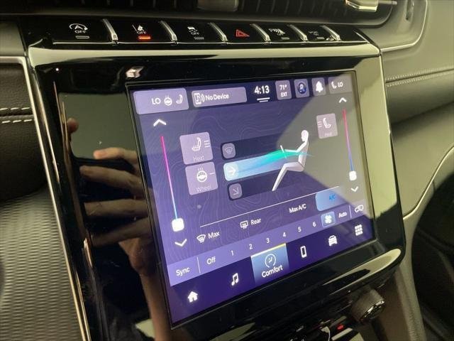 New 2025 Silver Zynith Exterior Paint Jeep Altitude X image 28