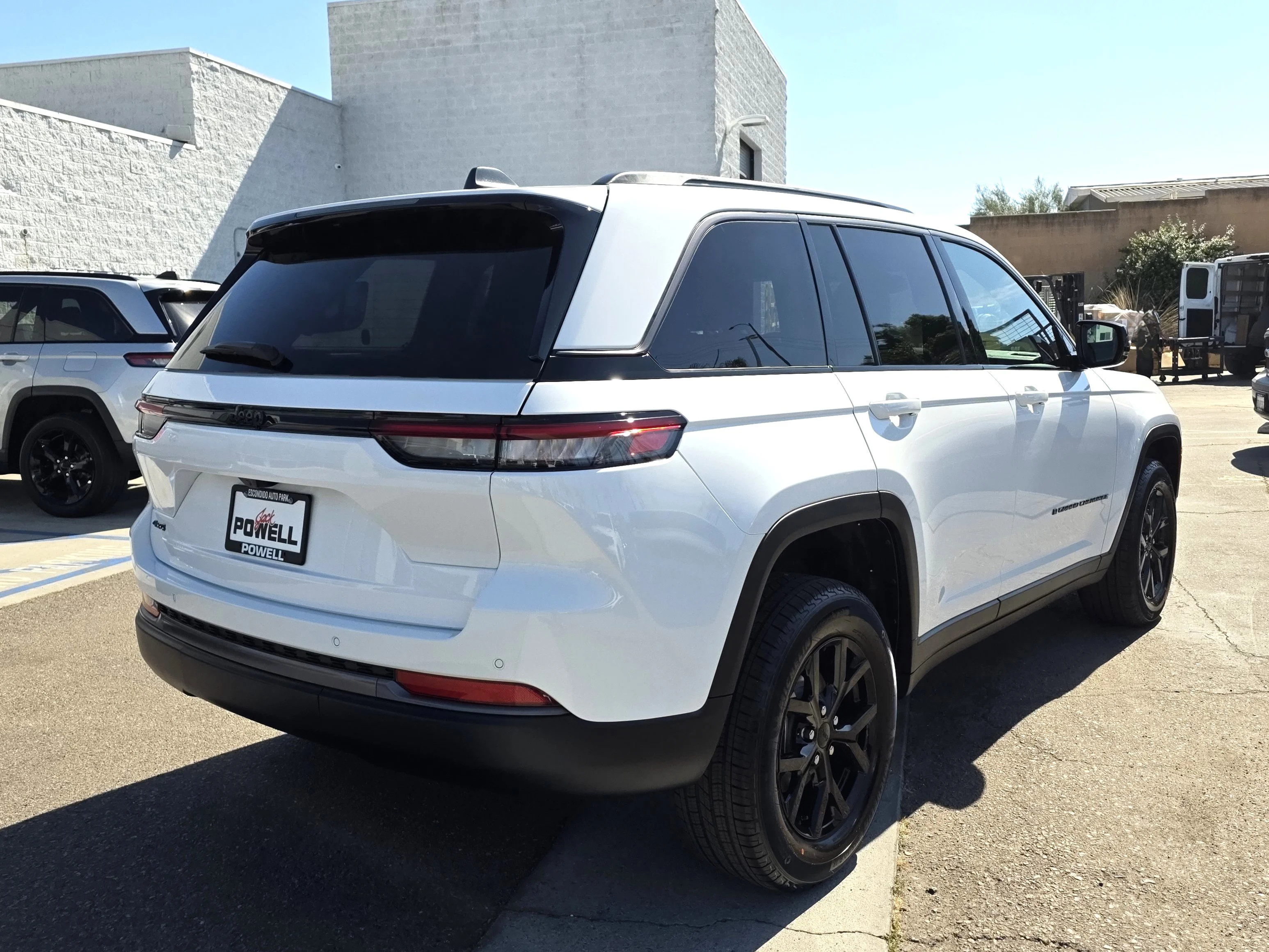 New 2026 Bright White Clearcoat Jeep Altitude image 4