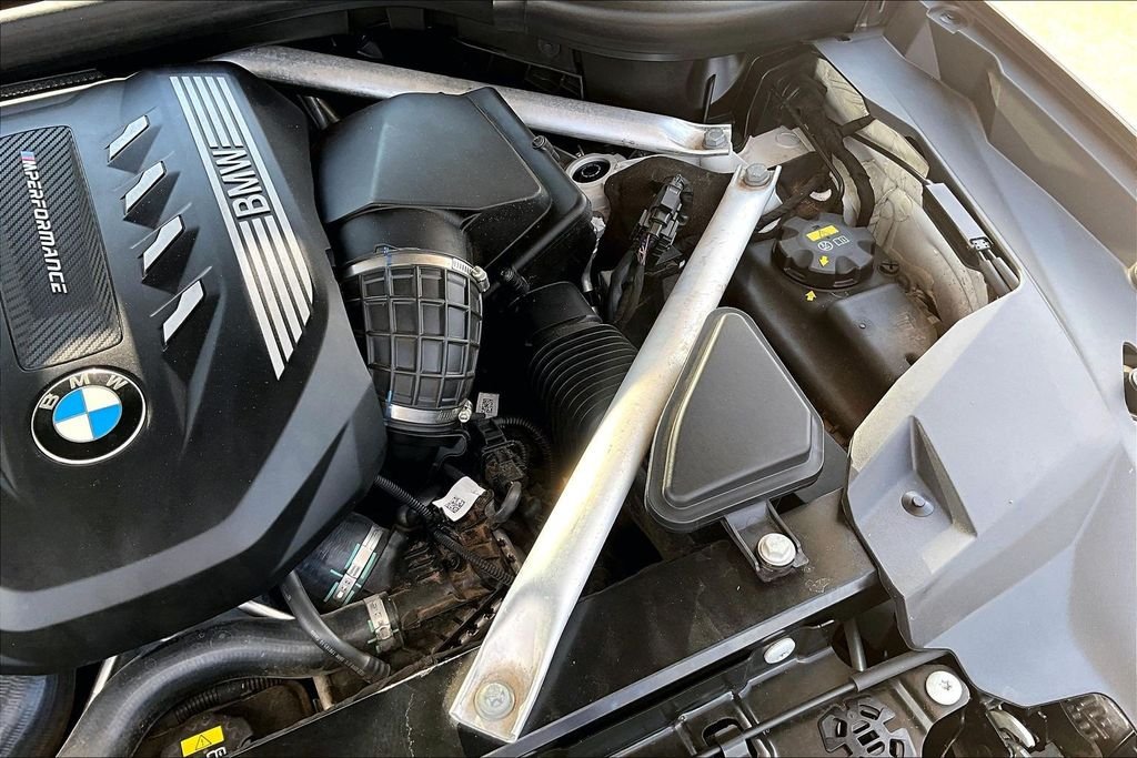 Used 2020 White BMW M50i image 33