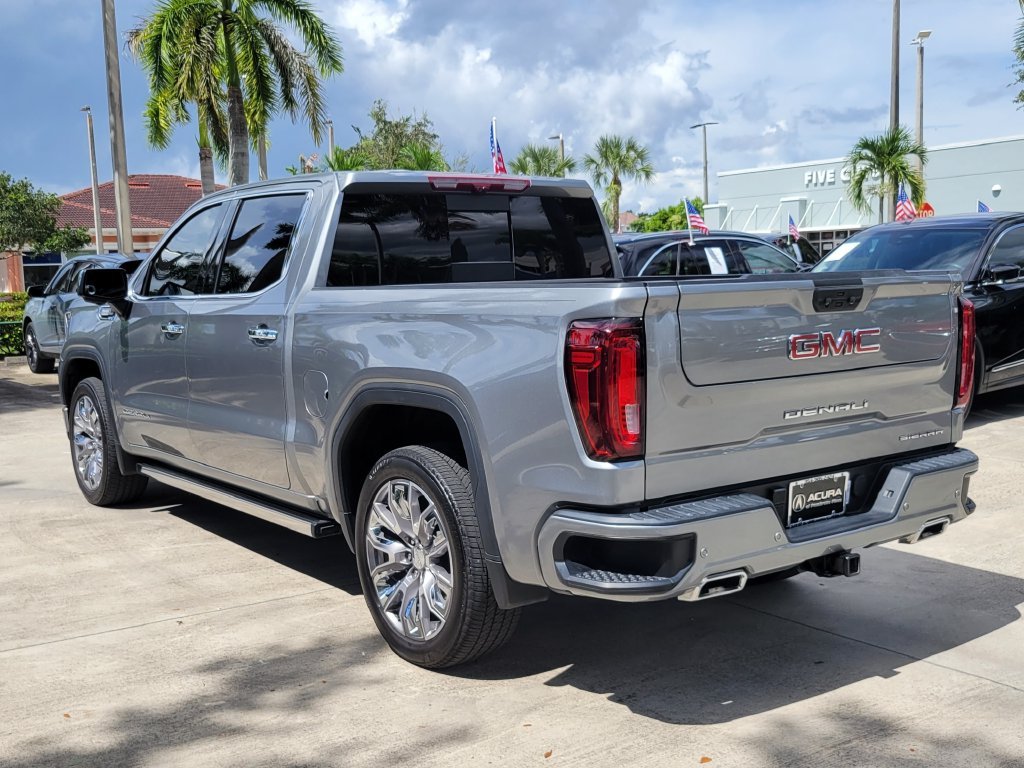 Used 2025 Silver GMC Denali image 5