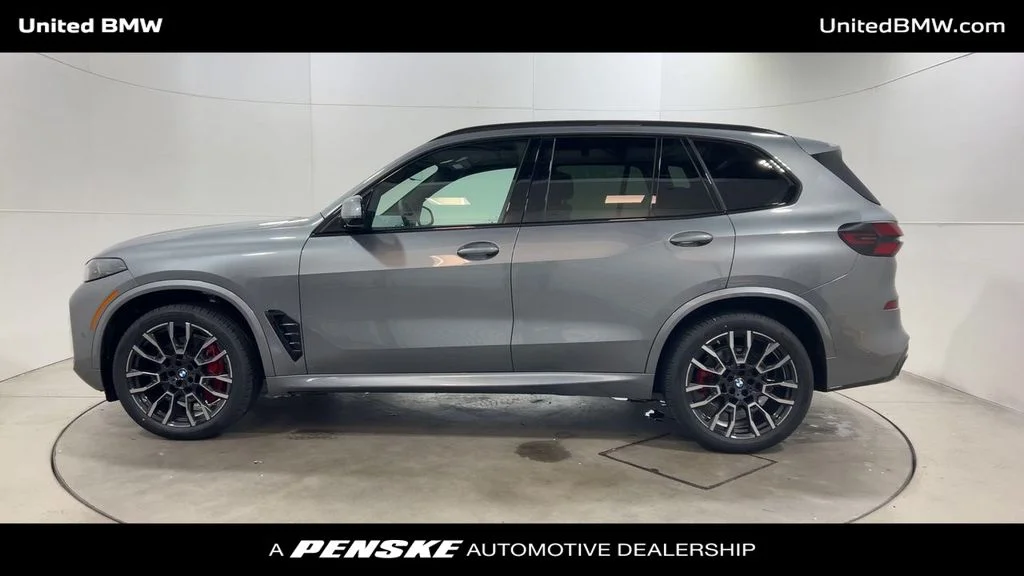 Used 2026 Skyscraper Grey Metallic BMW sDrive40i image 5